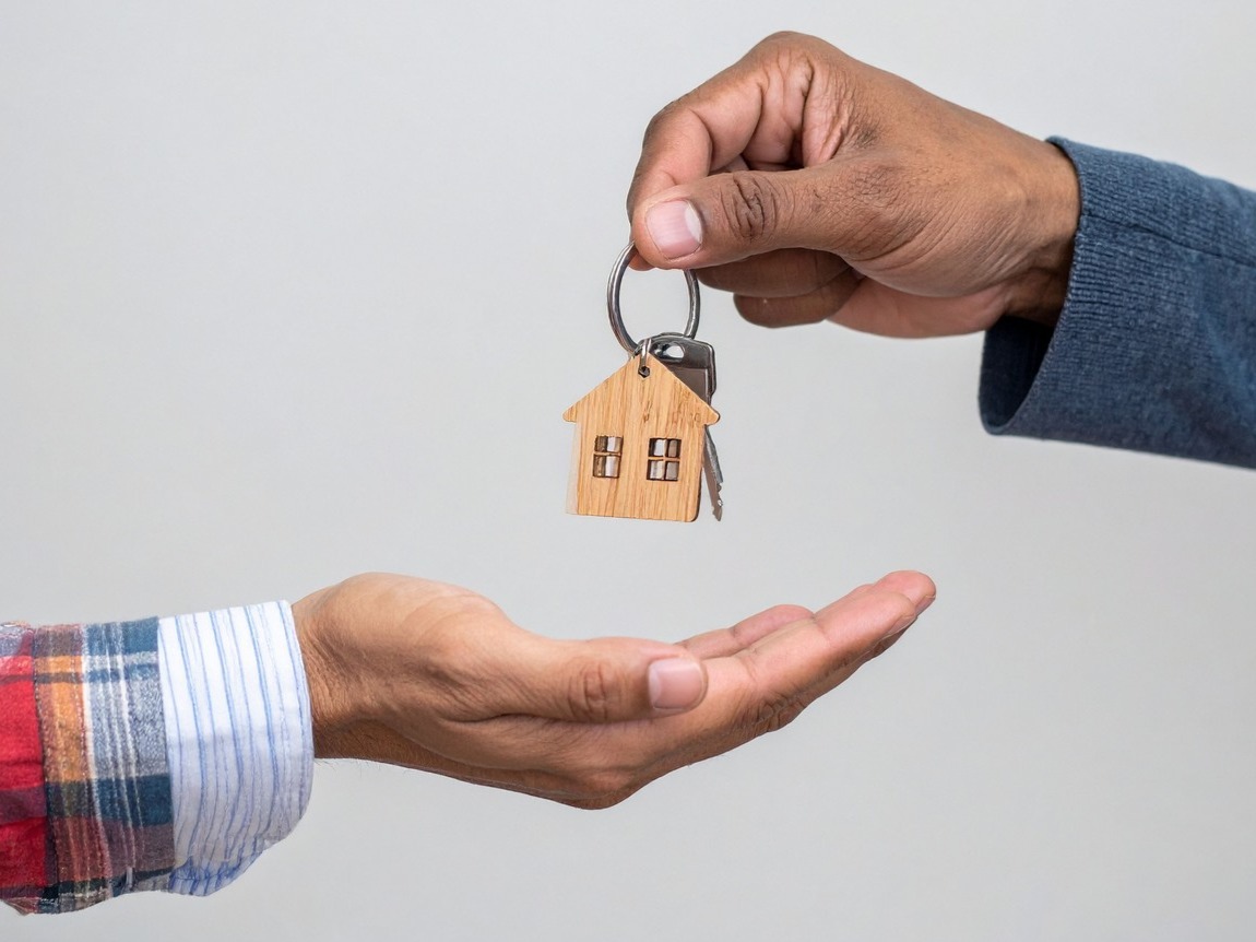 Handing over the keys — Fox Guard Inspections for agents